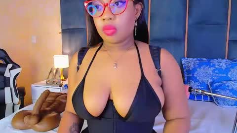 Snapshot of caseymoon chatting on 19, 10, 2025 Casey online show from 19, 10, 2025