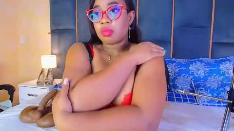 Snapshot of caseymoon chatting on 20, 10, 2025 Casey online show from 20, 10, 2025