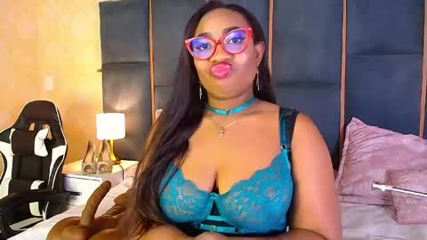 Snapshot of caseymoon chatting on 4, 11, 2025 Casey online show from 4, 11, 2025