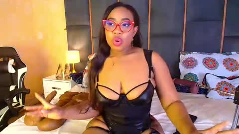 Snapshot of caseymoon chatting on 5, 11, 2025 Casey online show from 5, 11, 2025