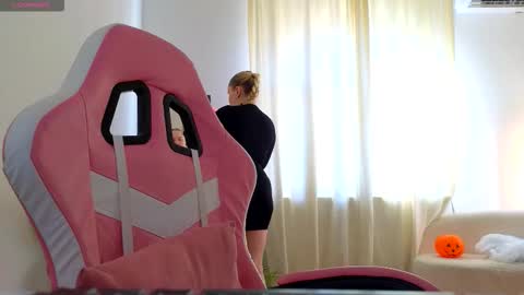 Snapshot of caseyrobbinss chatting on 30, 10, 2025 Casey Robbins online show from 30, 10, 2025