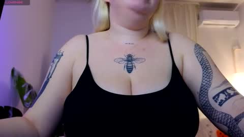 Snapshot of caseyrobbinss chatting on 31, 10, 2025 Casey Robbins online show from 31, 10, 2025