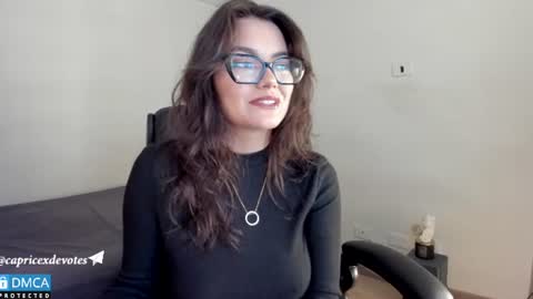Snapshot of cash_vice chatting on 17, 6, 2026 caprice online show from 17, 6, 2026