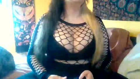 Snapshot of cashfairy chatting on 22, 10, 2025 Goddess Fern online show from 22, 10, 2025