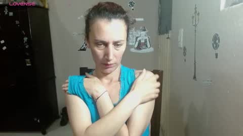 Snapshot of cassandra_brownn chatting on 5, 12, 2025 online show from 5, 12, 2025