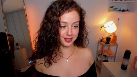 Snapshot of cassandra_caiin chatting on 18, 9, 2025 Cassie online show from 18, 9, 2025