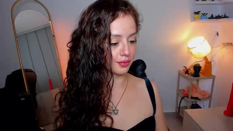 Snapshot of cassandra_caiin chatting on 28, 9, 2025 Cassie online show from 28, 9, 2025