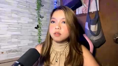 Adeline online show from 8, 7, 2026