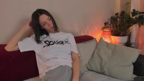 Snapshot of cassisland chatting on 4, 11, 2025 cassandra online show from 4, 11, 2025