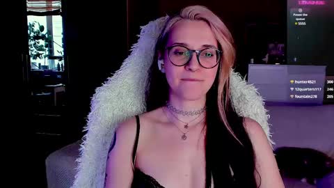 Snapshot of cassy_moore chatting on 10, 3, 2025 Ellie online show from 10, 3, 2025