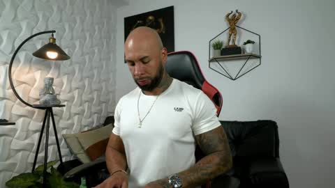 Snapshot of casticatheking chatting on 15, 5, 2026 Matheo Brown online show from 15, 5, 2026