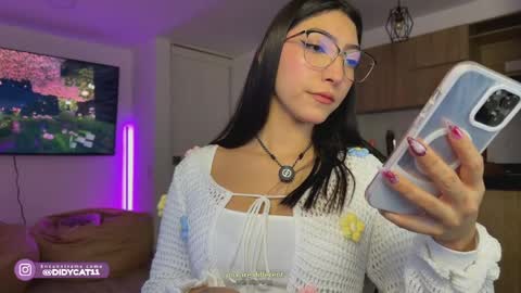 Snapshot of cat_didy chatting on 8, 4, 2026 Didy online show from 8, 4, 2026