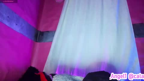 Cata Angel online show from 1, 3, 2025