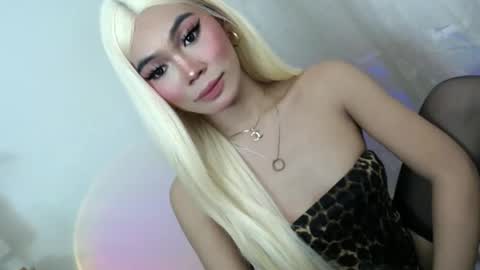 Snapshot of catalenax chatting on 9, 9, 2025 CatalenaX online show from 9, 9, 2025