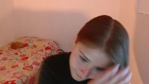 Snapshot of cataleya_cat3 chatting on 4, 3, 2026 Fabi online show from 4, 3, 2026