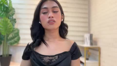 catalina2605 online show from 6, 10, 2025