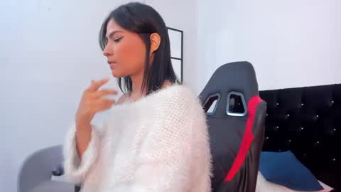 Cata y Roger online show from 6, 12, 2024