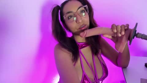 Cata  Monday- Saturday   On line at 0100pm-0700pm online show from 12, 5, 2026