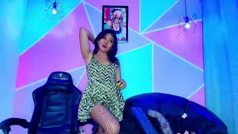 Snapshot of catalina_santana20 chatting on 16, 12, 2025 Catalina online show from 16, 12, 2025