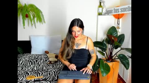 Snapshot of catalinalince chatting on 19, 12, 2024 Cataina Lince online show from 19, 12, 2024