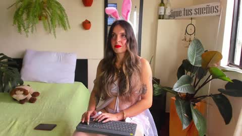Snapshot of catalinalince chatting on 3, 2, 2025 Cataina Lince online show from 3, 2, 2025
