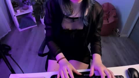 Snapshot of catherine_wine chatting on 18, 3, 2026 Catherine online show from 18, 3, 2026