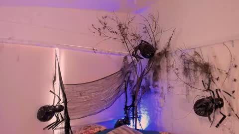 Snapshot of catleya_noire chatting on 1, 11, 2025 Catleya online show from 1, 11, 2025