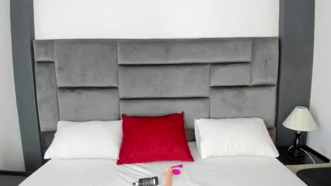 Snapshot of catleyasmith chatting on 19, 12, 2025 Catleya online show from 19, 12, 2025