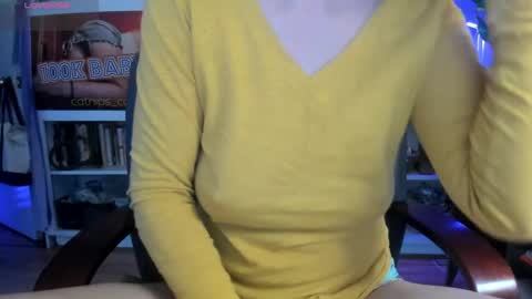 Snapshot of catnips_cabaret chatting on 19, 12, 2024 some call me djcatnips some call me CC but i love it when you call me miss catnips  online show from 19, 12, 2024