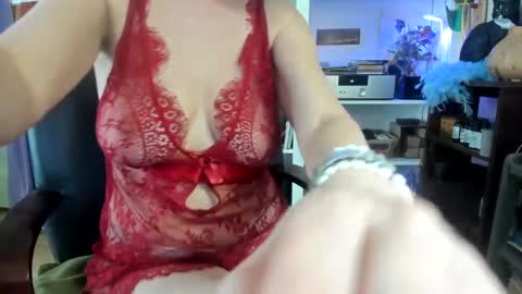 Snapshot of catnips_cabaret chatting on 6, 2, 2025 some call me djcatnips some call me CC but i love it when you call me miss catnips  online show from 6, 2, 2025