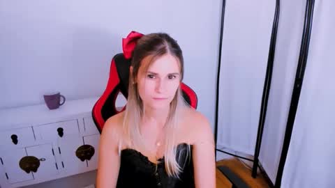 Snapshot of catringood chatting on 9, 10, 2025 CatrinGood online show from 9, 10, 2025