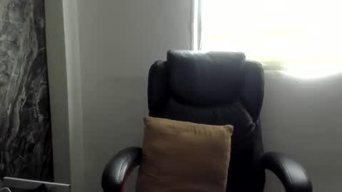 CATT EVANS online show from 30, 11, 2025