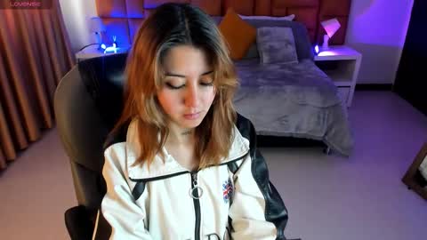 catti_brie_ online show from 10, 11, 2025