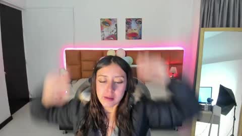 catti_brie_ online show from 14, 5, 2026
