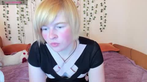 Snapshot of cattie_w_ chatting on 24, 10, 2025 cattie_w_ online show from 24, 10, 2025