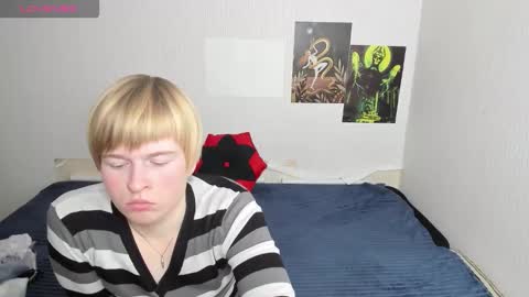 Snapshot of cattie_w_ chatting on 22, 11, 2025 cattie_w_ online show from 22, 11, 2025