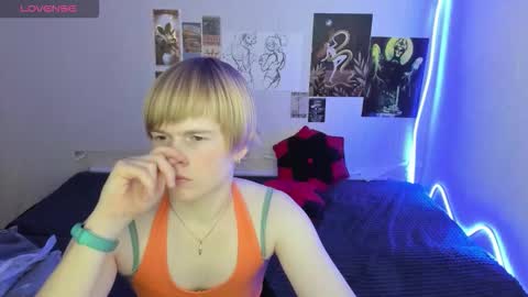 Snapshot of cattie_w_ chatting on 28, 11, 2025 cattie_w_ online show from 28, 11, 2025