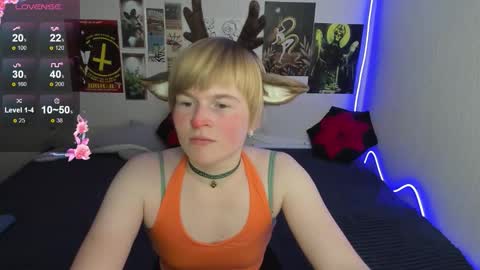 Snapshot of cattie_w_ chatting on 16, 12, 2025 cattie_w_ online show from 16, 12, 2025