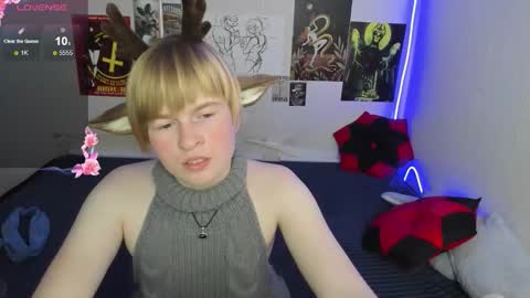 Snapshot of cattie_w_ chatting on 20, 12, 2025 cattie_w_ online show from 20, 12, 2025