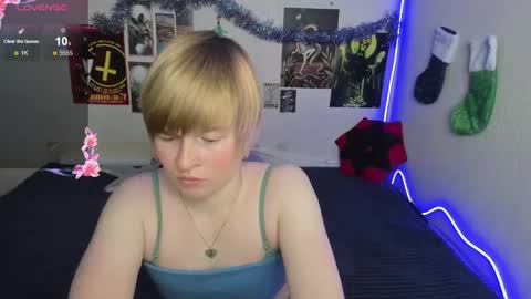 Snapshot of cattie_w_ chatting on 7, 1, 2026 cattie_w_ online show from 7, 1, 2026