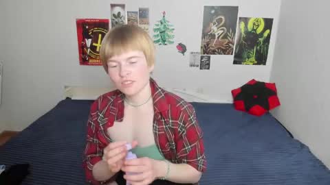 cattie_w_ online show from 16, 4, 2026
