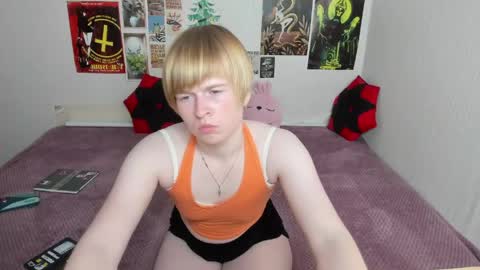 cattie_w_ online show from 20, 5, 2026