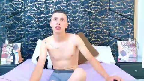 Snapshot of cattyandnicky chatting on 2, 10, 2025 CattyANDnicky online show from 2, 10, 2025