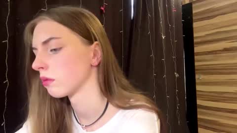 Polly online show from 5, 3, 2026