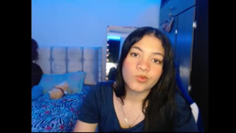 Snapshot of caylinn19 chatting on 3, 10, 2025 Caylinn online show from 3, 10, 2025