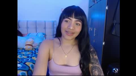 Snapshot of caylinn19 chatting on 27, 10, 2025 Caylinn online show from 27, 10, 2025