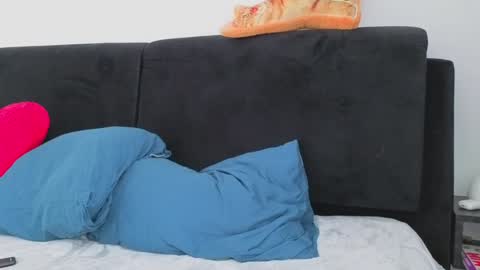 Snapshot of cbhotblonde chatting on 19, 10, 2025 Folow my instagram cuteback7272 and onlyfans cbhotblonde1 online show from 19, 10, 2025