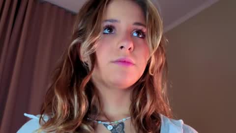 Lina  online show from 19, 4, 2026
