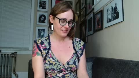 Cecily Saint Claire online show from 28, 1, 2025