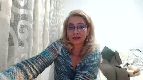 Snapshot of cecylya4u chatting on 5, 10, 2025 cecylya4u online show from 5, 10, 2025